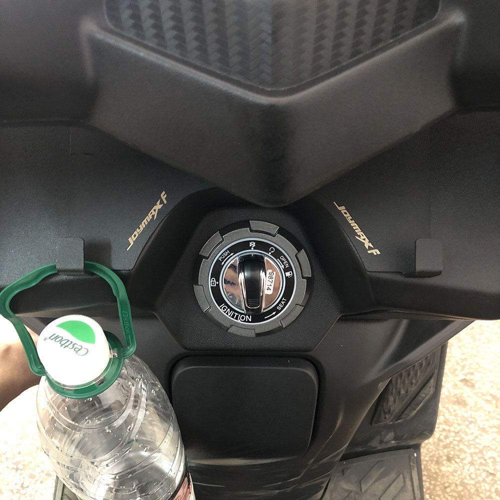 For SYM JoymaxF 300 JOYMAXF300 - Motorcycle Gear Wall Mount 评论和价格